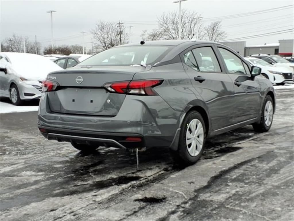 New 2025 Nissan Versa 1.6 S Sedan