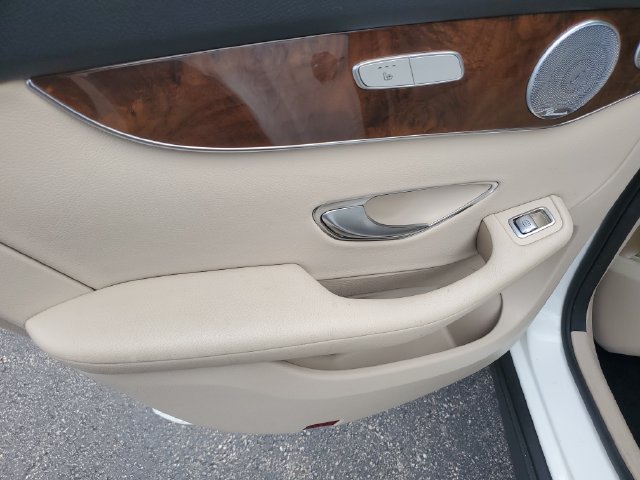 2018 Mercedes-Benz GLC GLC300 - Photo 16
