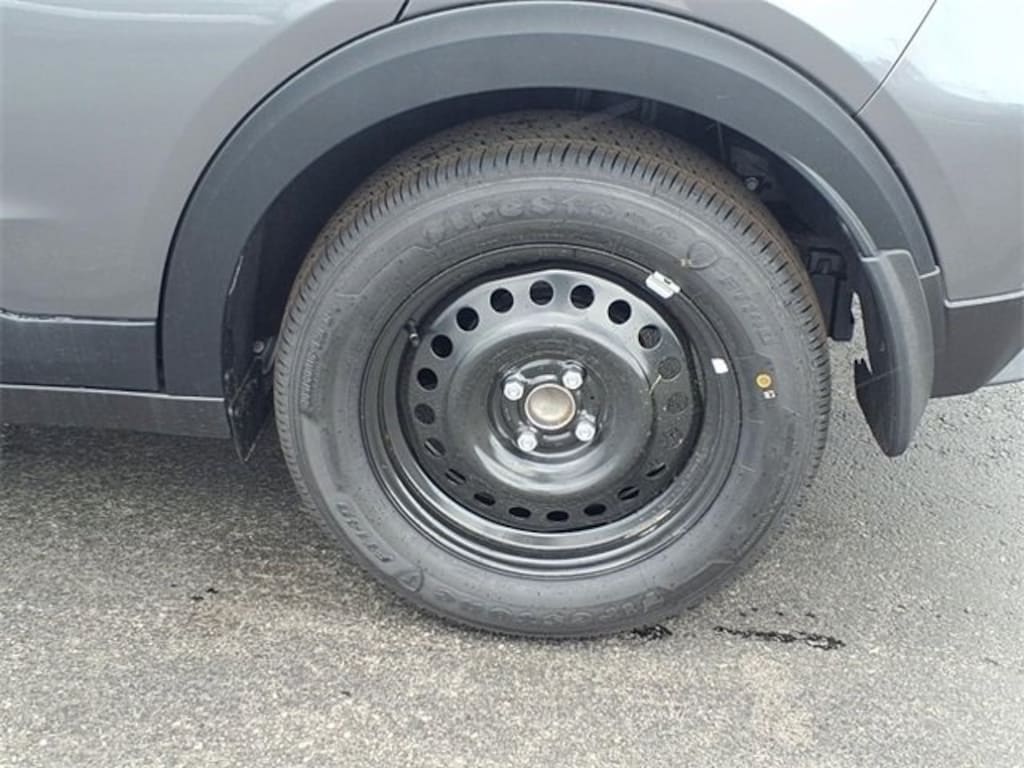 New 2025 Nissan Kicks Play Play SUV