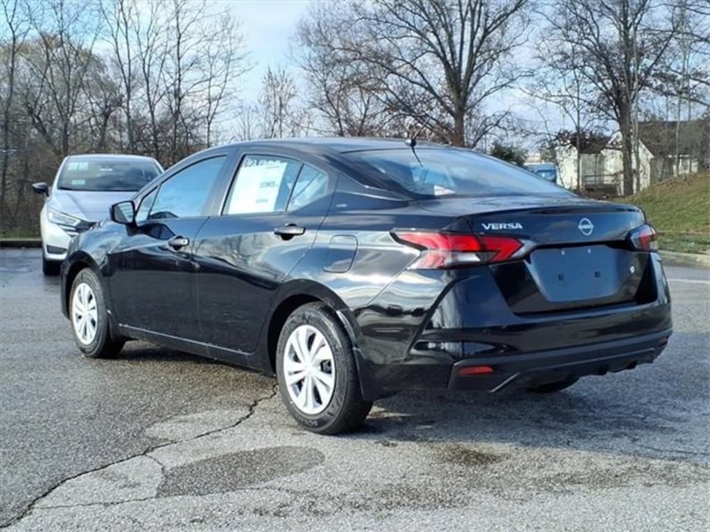 New 2025 Nissan Versa 1.6 S Sedan