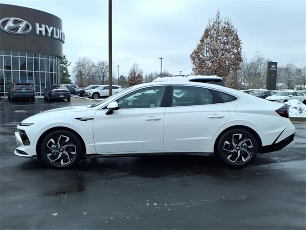 Used 2025 Hyundai Sonata SEL Sedan