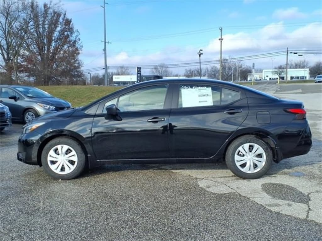 New 2025 Nissan Versa 1.6 S Sedan