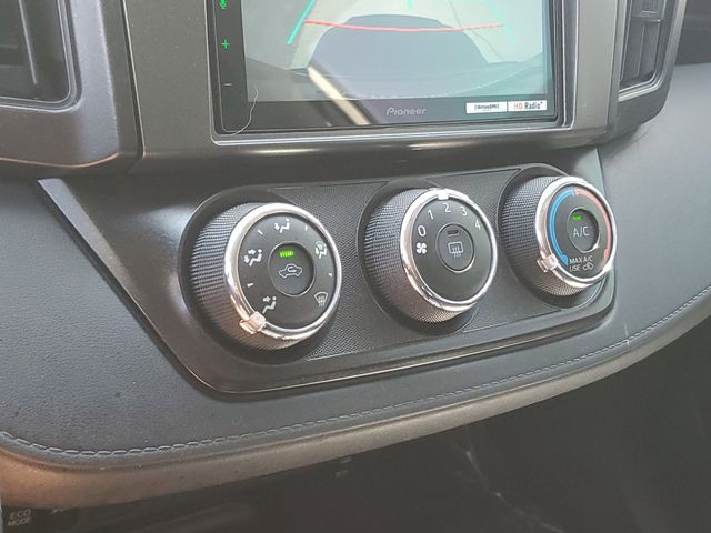 2016 Toyota RAV4 LE - Photo 27