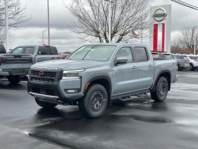 2025 Nissan Frontier PRO-4X photo 2
