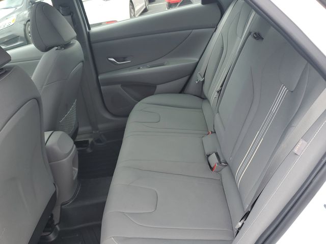 2024 Hyundai Elantra SEL - Photo 12