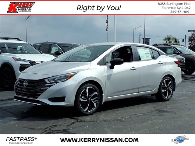 2025 Nissan Versa Sedan SR's photo