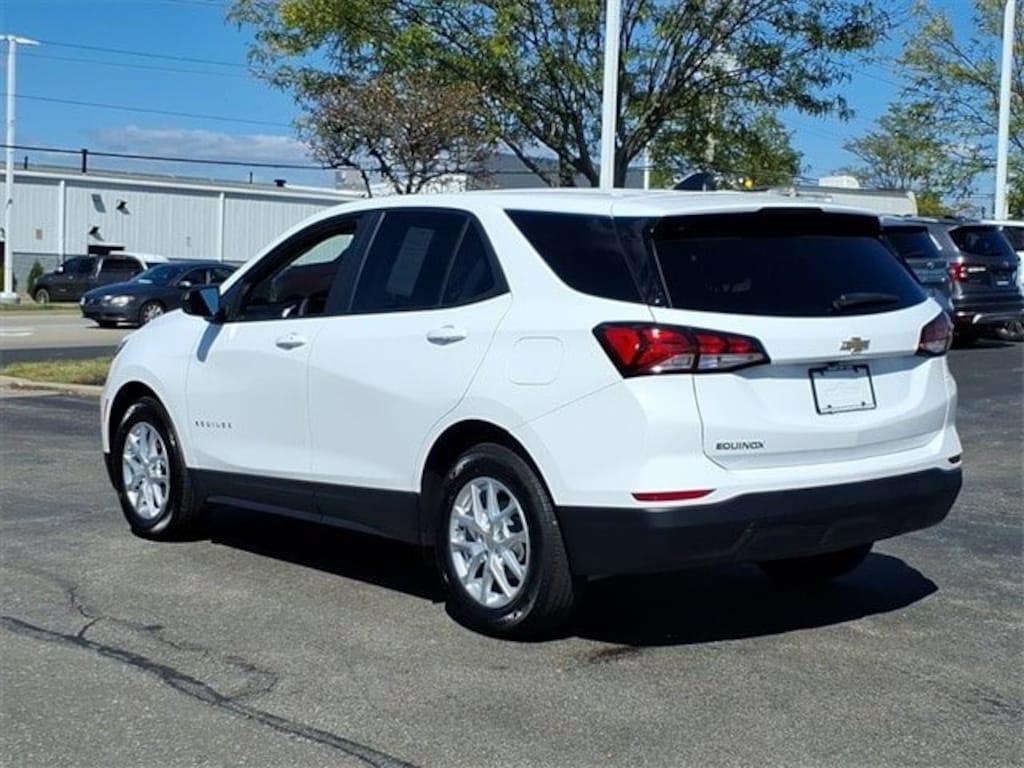 Used 2022 Chevrolet Equinox LS SUV