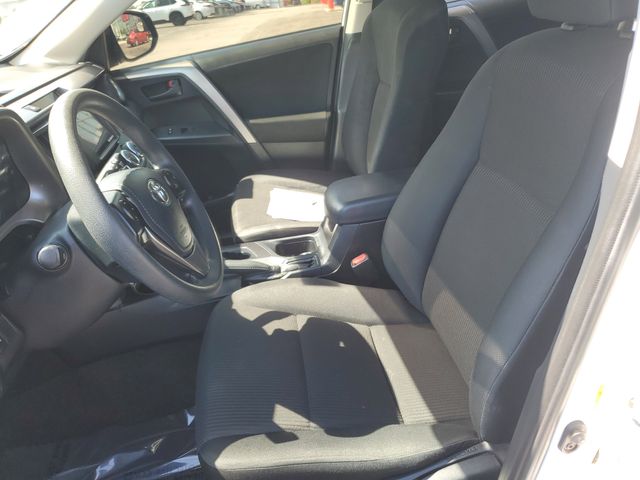 2016 Toyota RAV4 LE - Photo 15