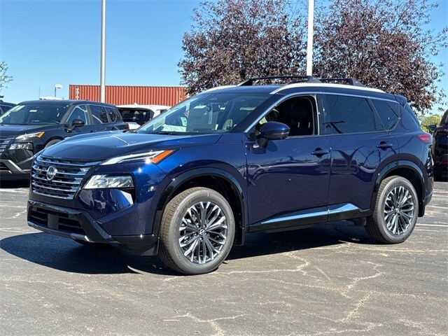 2026 Nissan Rogue Platinum photo 2