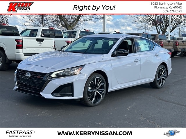 2025 Nissan Altima SR's photo