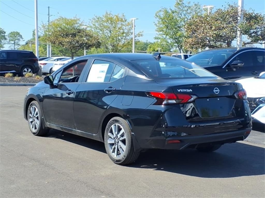 New 2025 Nissan Versa 1.6 SV Sedan