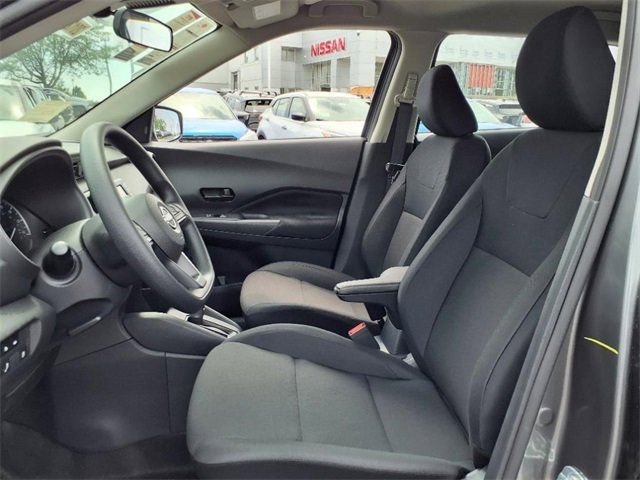 2025 Nissan KICKS PLAY Base - Photo 10