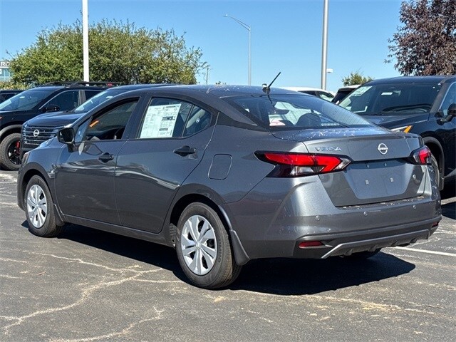 2025 Nissan Versa 1.6 S photo 4