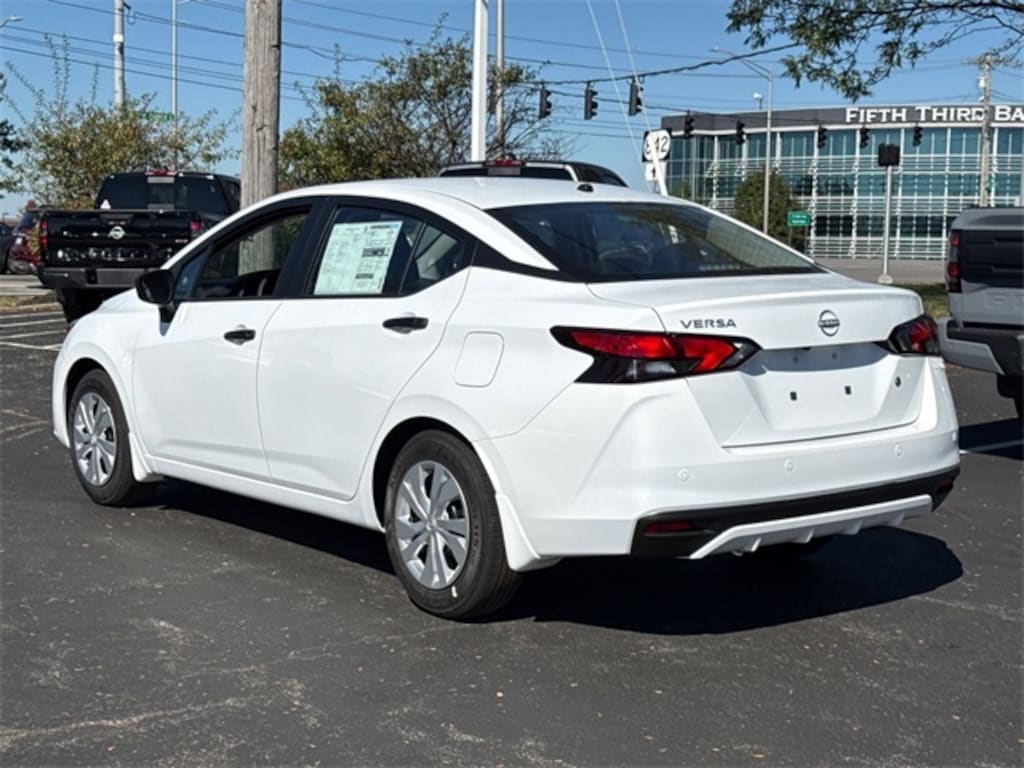 New 2025 Nissan Versa 1.6 S Sedan