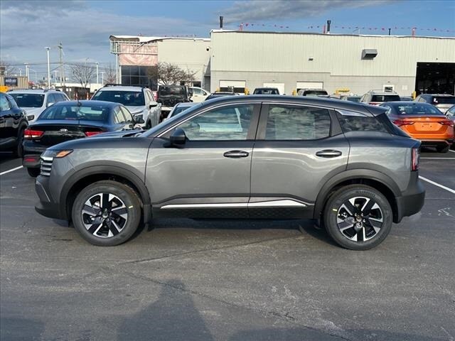 2025 Nissan Kicks SV photo 3