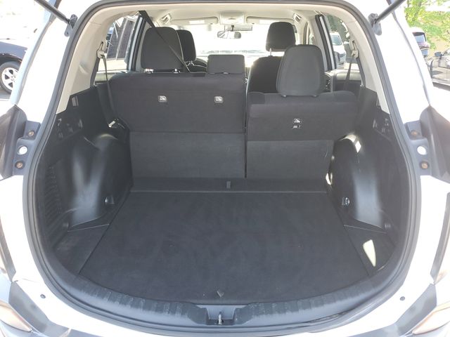 2016 Toyota RAV4 LE - Photo 7