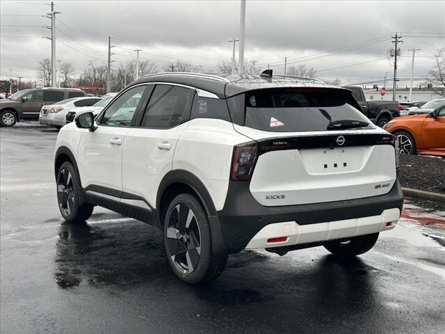 2025 Nissan Kicks SR photo 4
