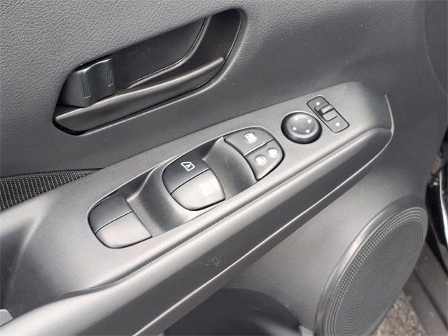 2025 Nissan KICKS PLAY Base - Photo 9