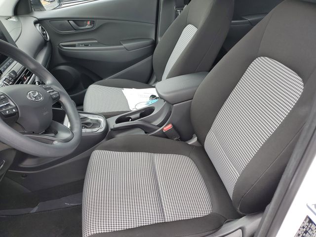 2023 Hyundai Kona SE - Photo 17