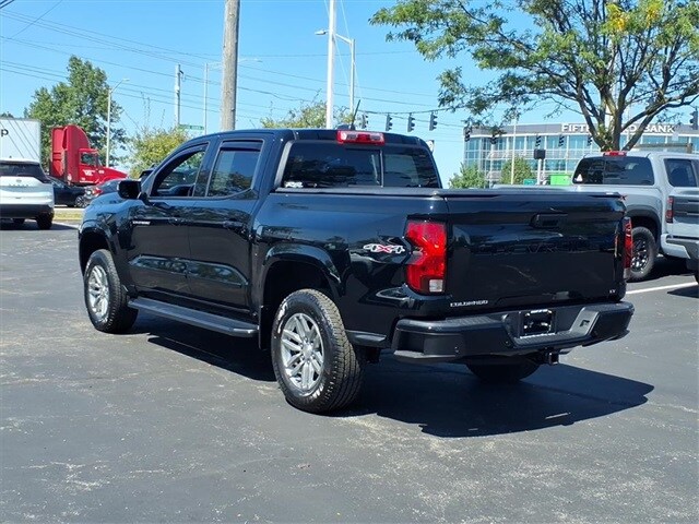 2024 Chevrolet Colorado LT photo 4