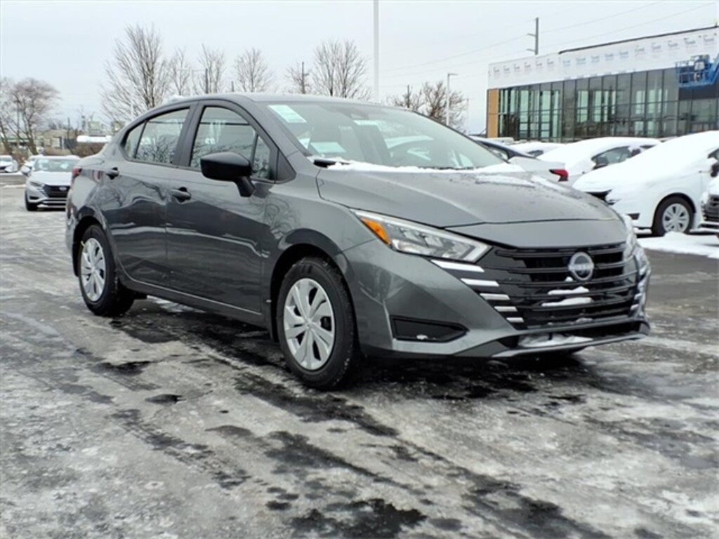 New 2025 Nissan Versa 1.6 S Sedan