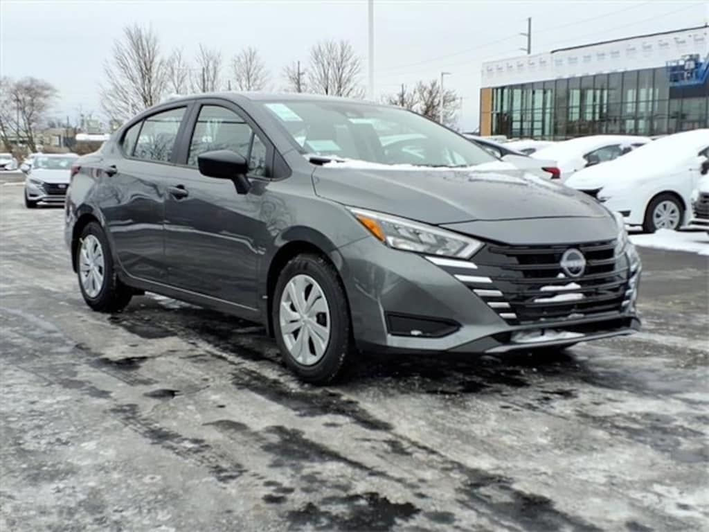 New 2025 Nissan Versa 1.6 S Sedan