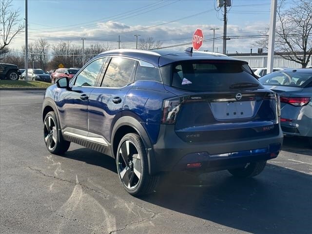 2025 Nissan Kicks SR photo 4