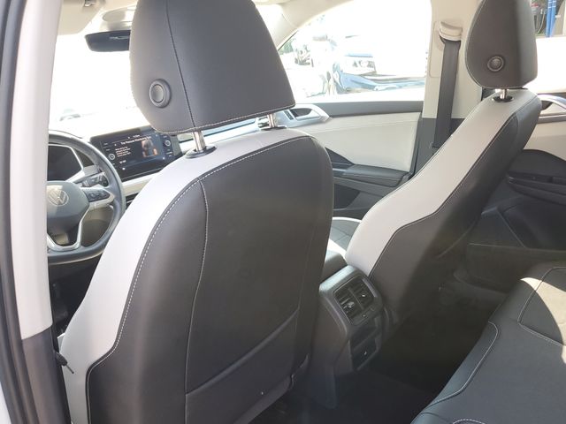 2025 Volkswagen Taos SE - Photo 14