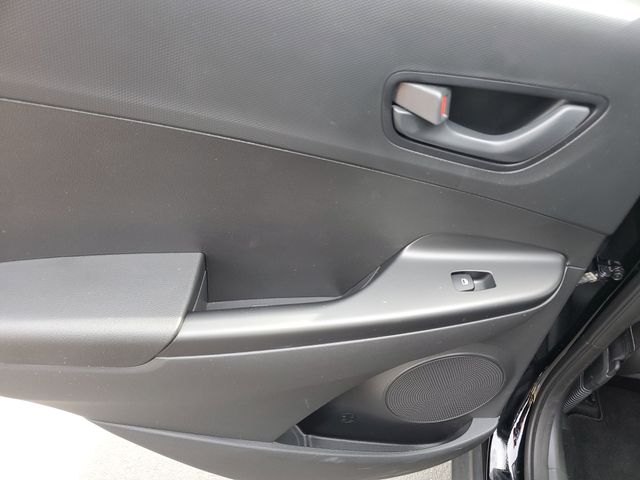 2023 Hyundai Kona SEL - Photo 16