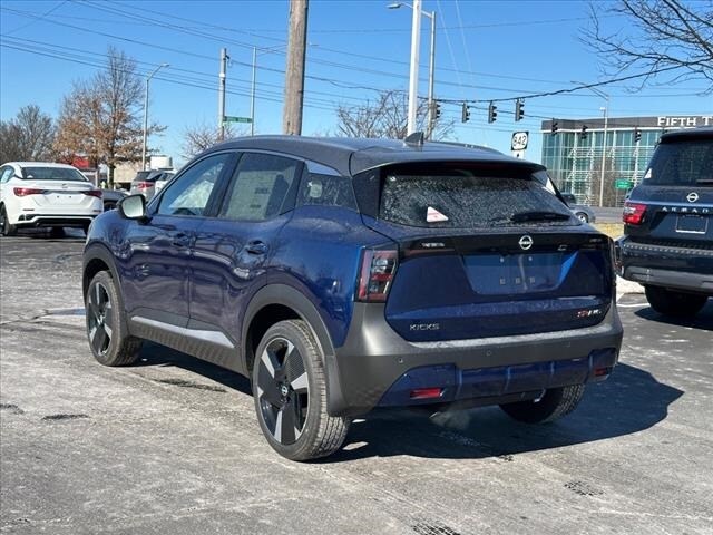 2025 Nissan Kicks SR photo 4