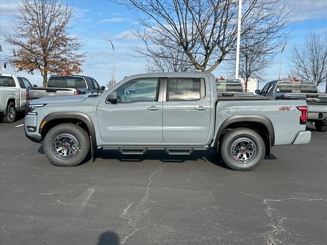 2025 Nissan Frontier PRO-4X photo 3