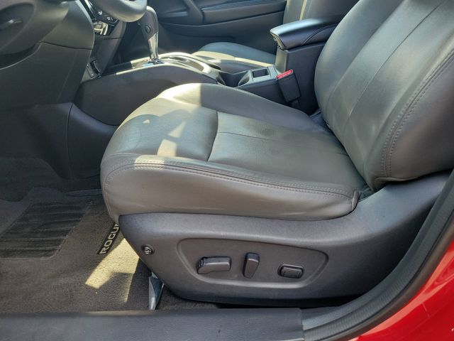 2015 Nissan Rogue SV - Photo 17