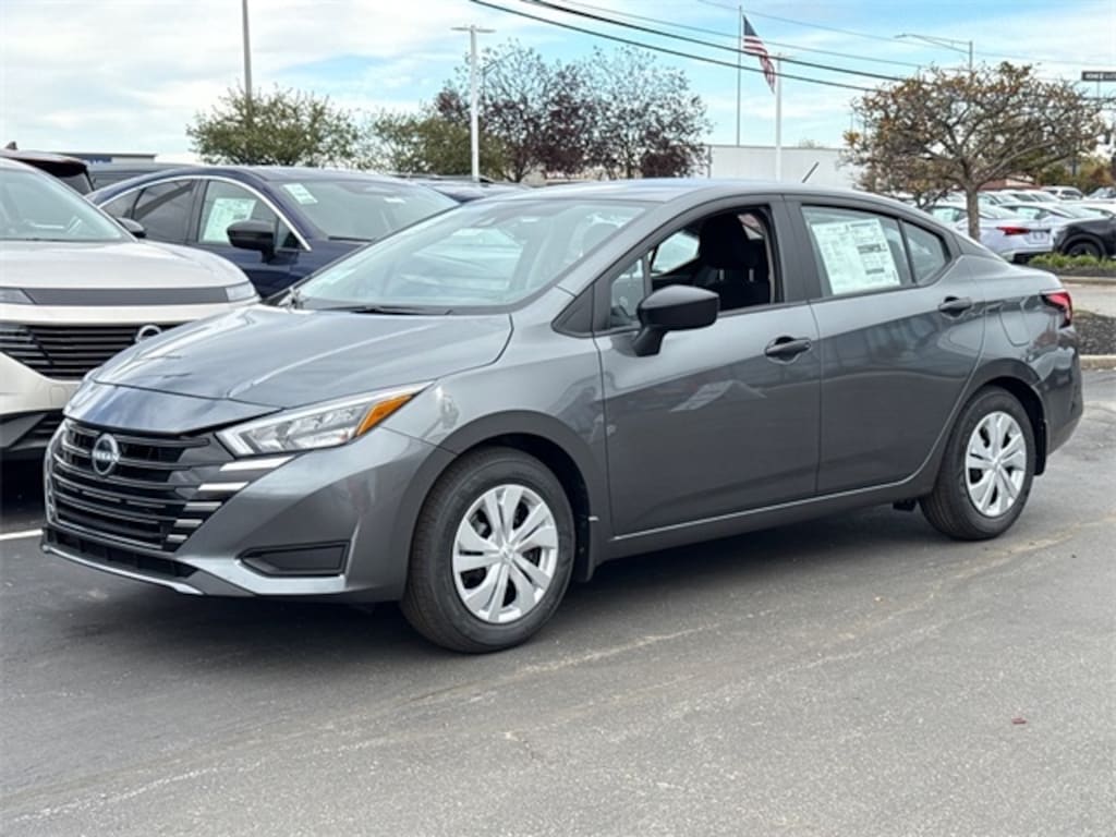 New 2025 Nissan Versa 1.6 S Sedan