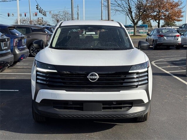 2025 Nissan Kicks S photo 2