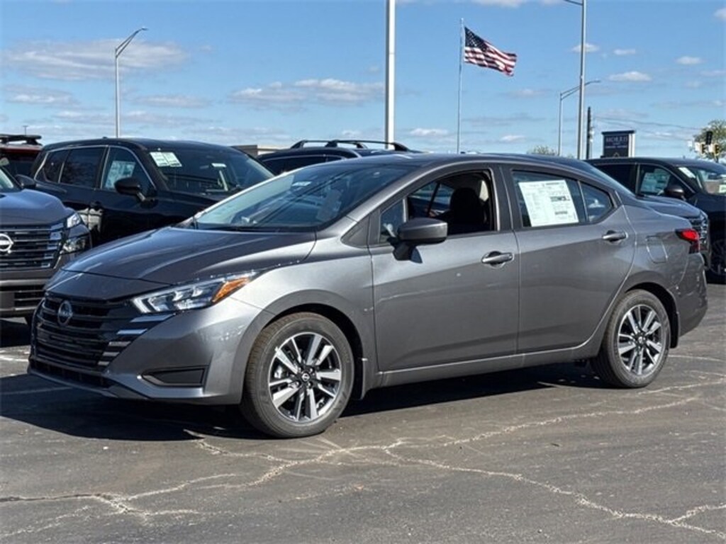 New 2025 Nissan Versa 1.6 SV Sedan