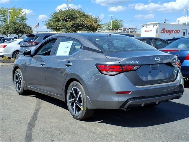 2025 Nissan Sentra SV photo 3