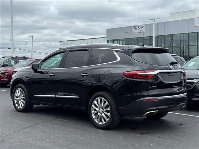 2018 Buick Enclave Premium photo 2