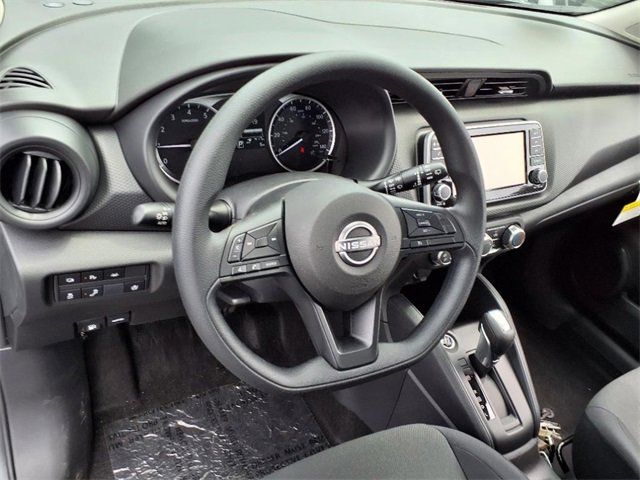 2025 Nissan KICKS PLAY Base - Photo 11