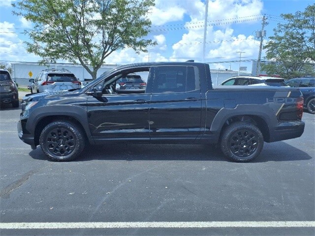 2023 Honda Ridgeline Black Edition photo 2