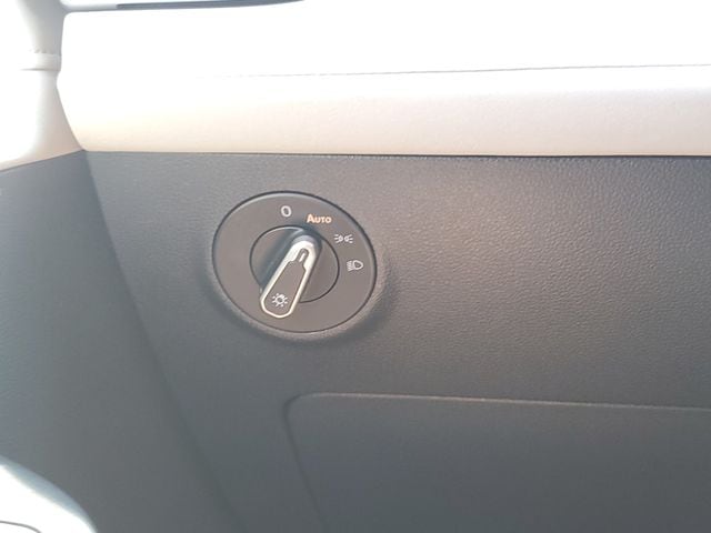 2025 Volkswagen Taos SE - Photo 29