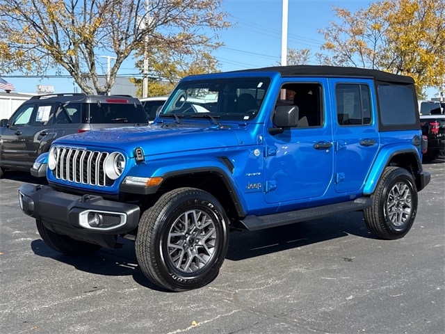 2024 Jeep Wrangler 4-Door Sahara's photo