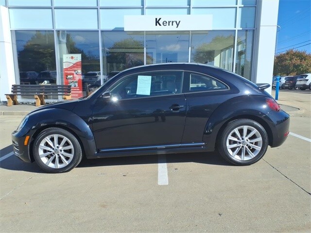 2017 Volkswagen Beetle 1.8T SE photo 2