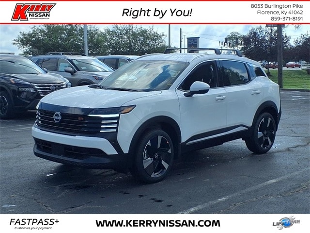 2025 Nissan Kicks SR's photo