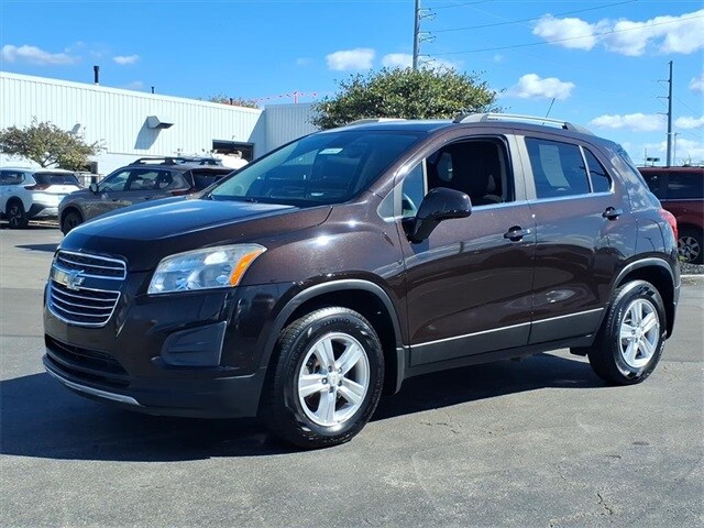 2016 Chevrolet Trax LT photo 2