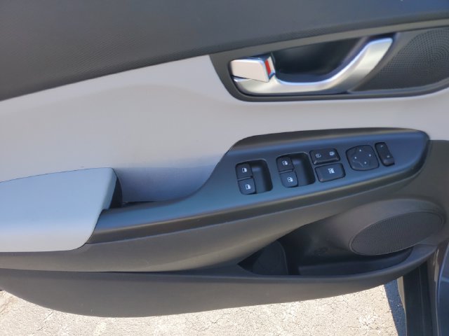 2023 Hyundai Kona SEL - Photo 20
