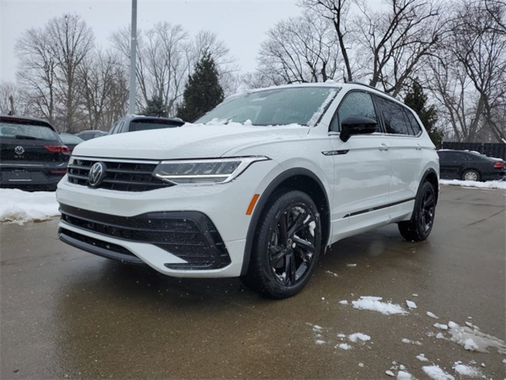 Certified 2023 Volkswagen Tiguan 2.0T SE R-Line Black SUV