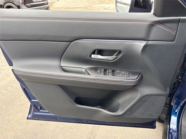 2026 Nissan KICKS SR AWD - Photo 9