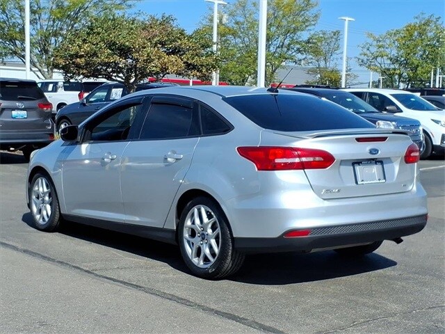 2015 Ford Focus SE photo 4