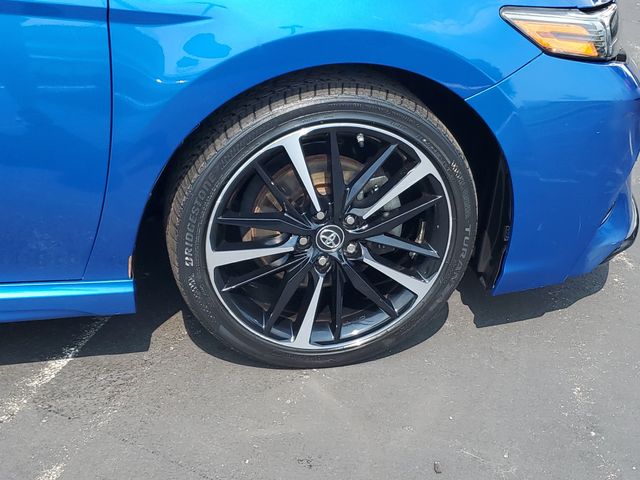 2019 Toyota Camry XSE - Photo 6