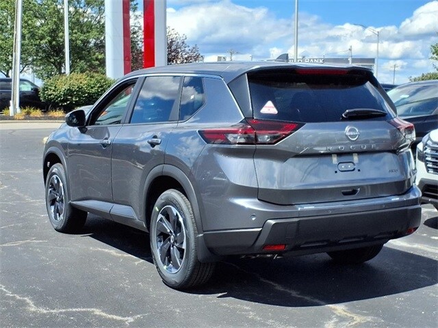 2026 Nissan Rogue SV photo 4